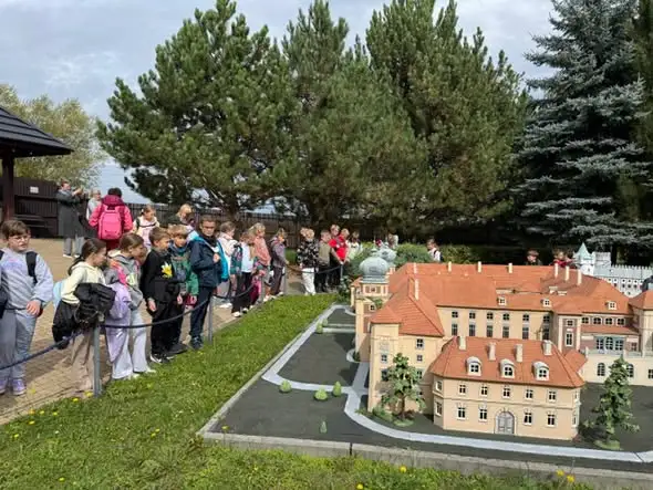 Klasy 3 ze Szkoły Podstawowej nr 18 w Jaworznie odkrywały Świat Marzeń w Inwałdzie