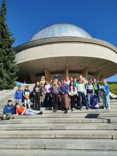 Uczniowie z Jaworzna odkrywali kosmos w Planetarium Śląskim